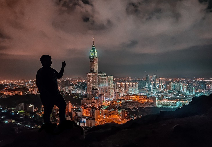 Kaba shareef mein aag kab aur kis tarah lagi?